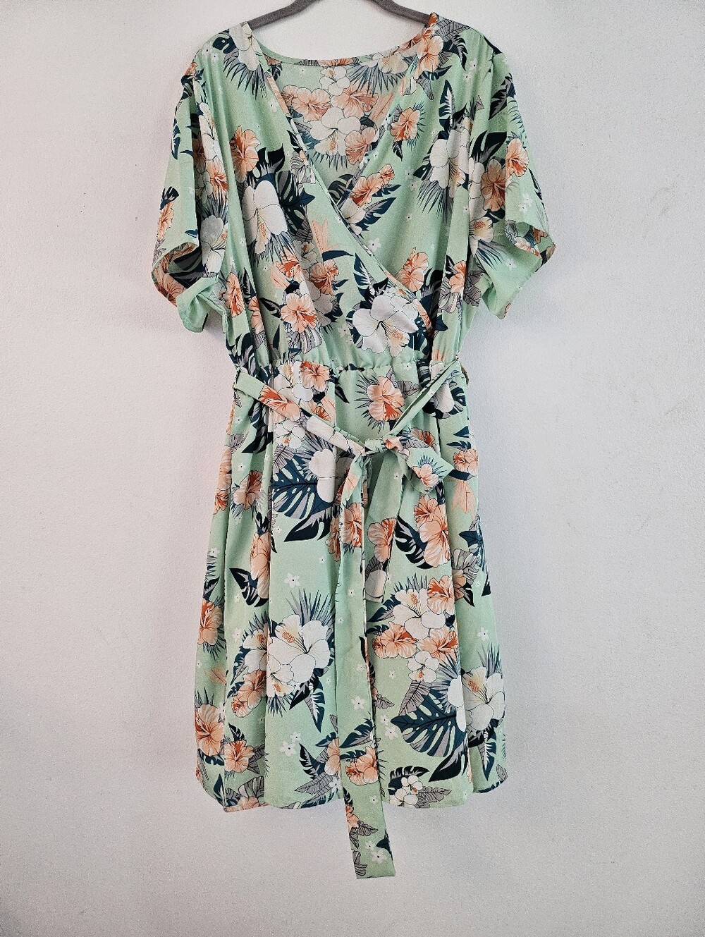 SHEIN Black and White Curve Size 4XL Label